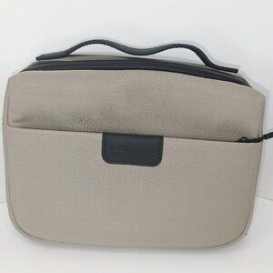 NWOT Level 8 Toiletry Bag for Men Women, Water Repellent Storage